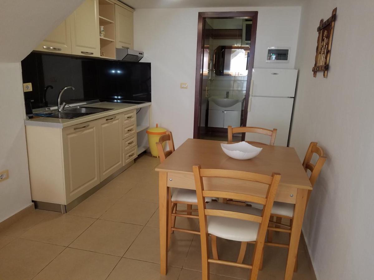 Apartamente Duplex Berti Sarandë Exterior foto